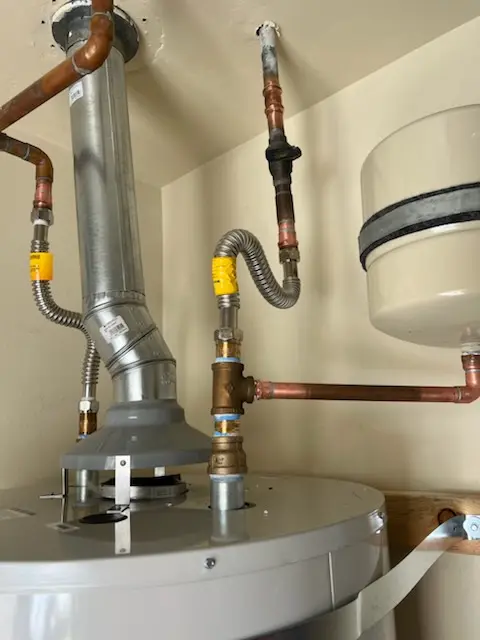 Water heater installation and plumbing repair in Woodlawn Acres
